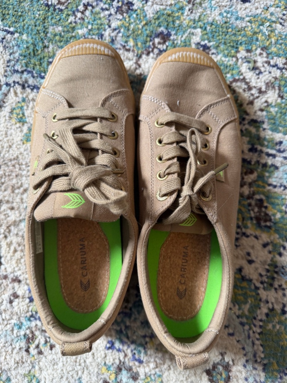 Cariuma Low-Top Canvas Sneakers in Beige with Lime Insole W9